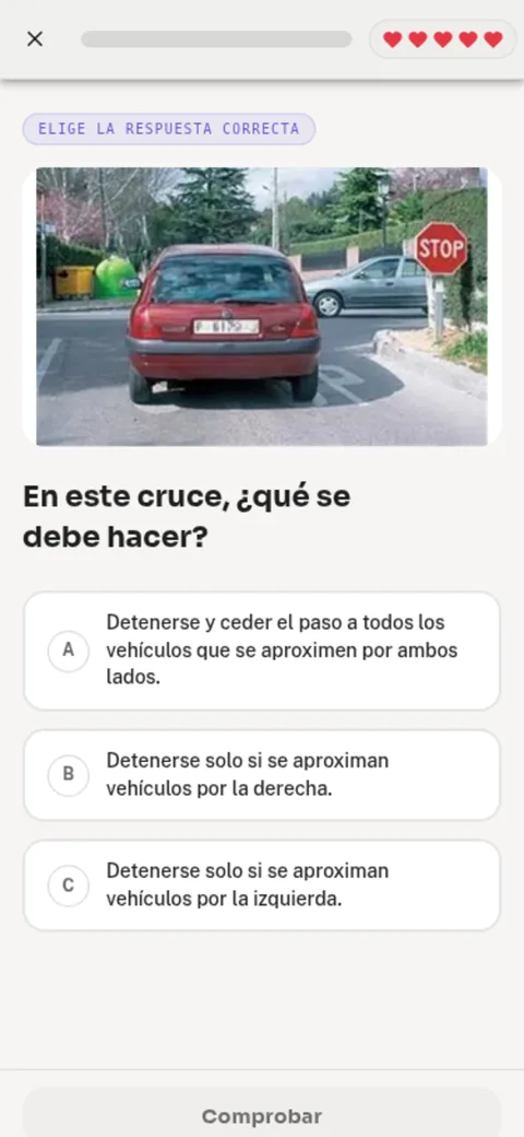 Pregunta de examen sobre una señal de stop en un cruce